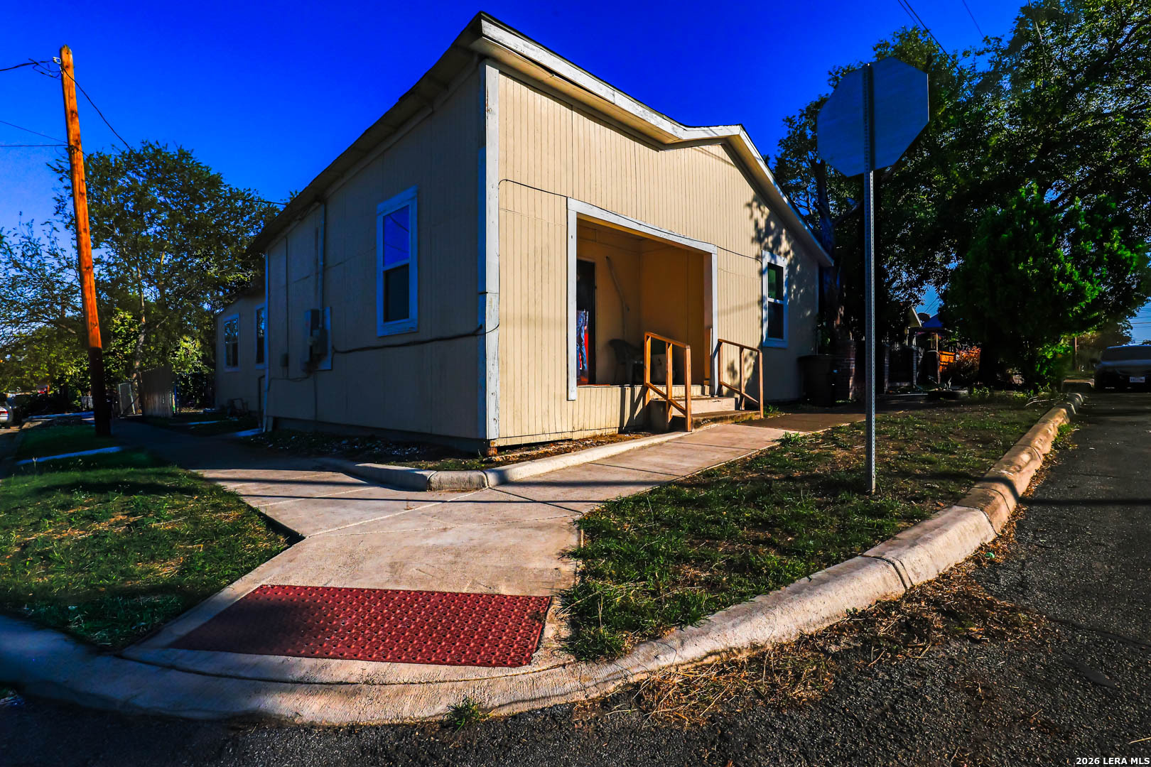 220 N PINTO ST, San Antonio, TX 78207