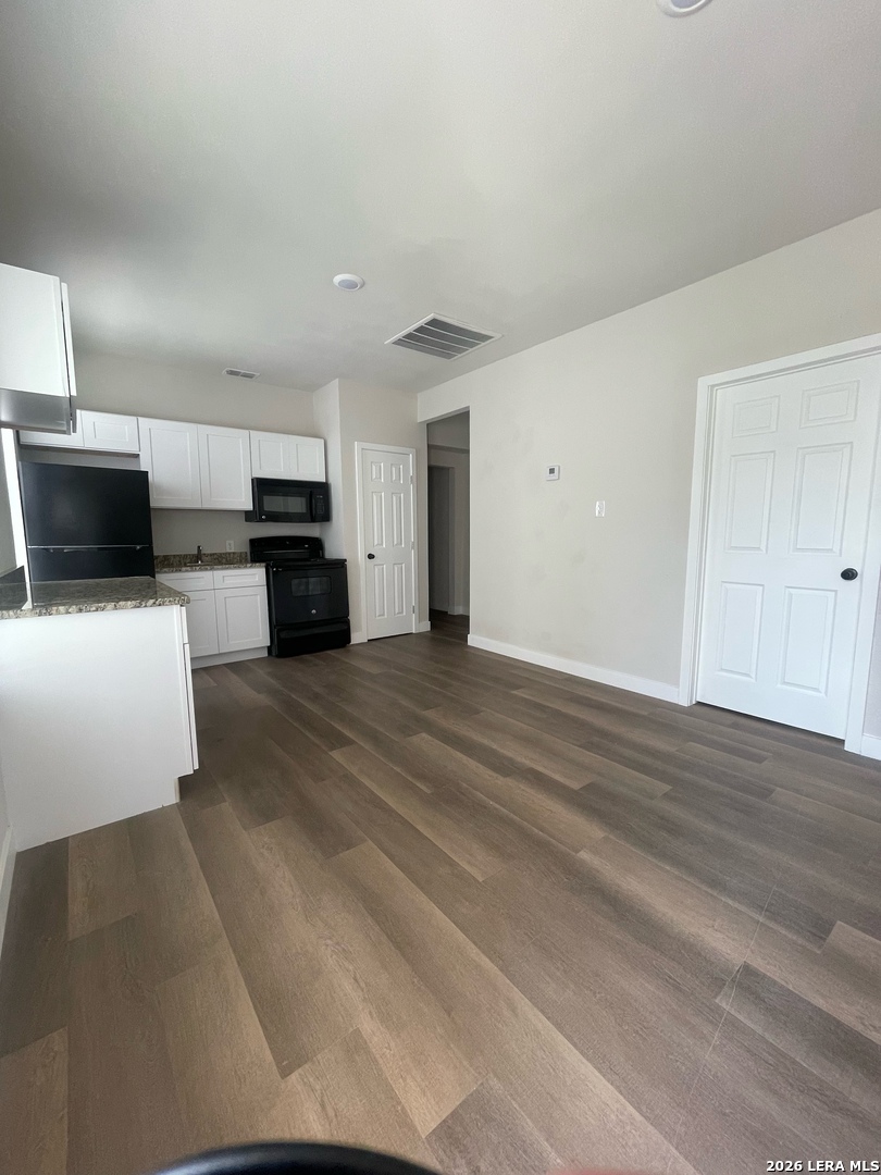 220 N PINTO ST, San Antonio, TX 78207