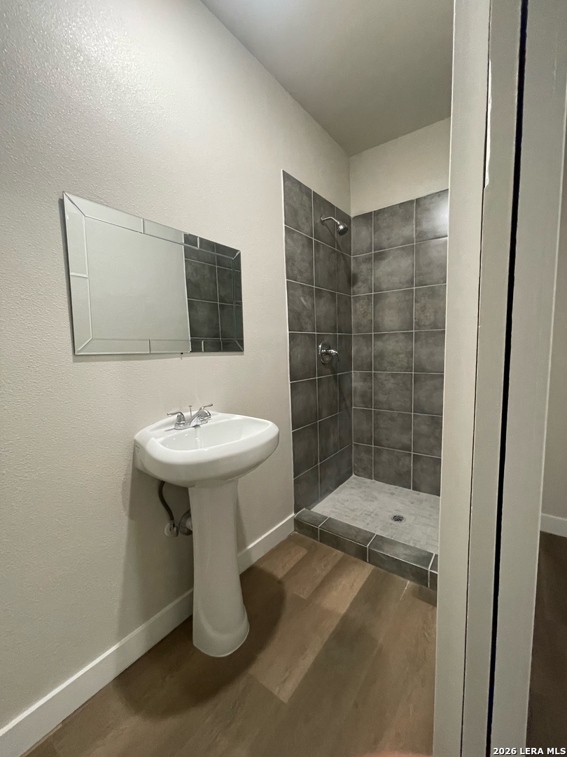 220 N PINTO ST, San Antonio, TX 78207