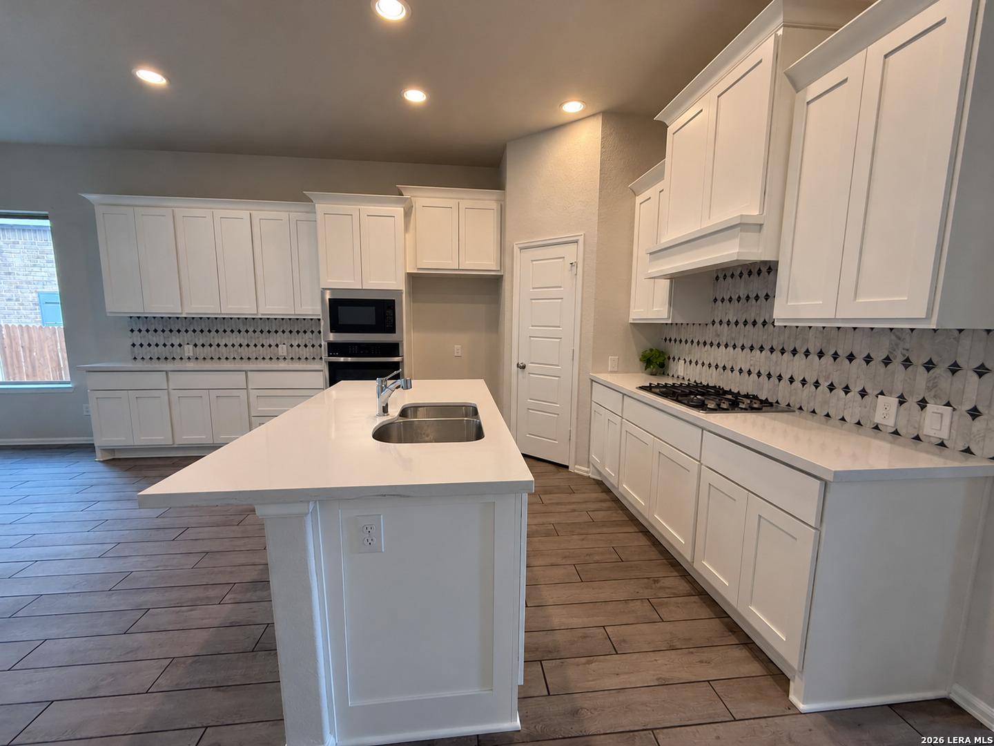 2810 High Castle, San Antonio, TX 78245