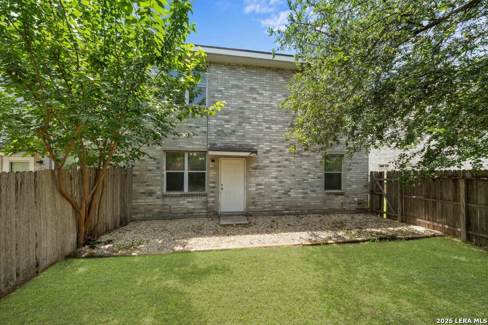 518 Dukeway, Universal City, TX 78148