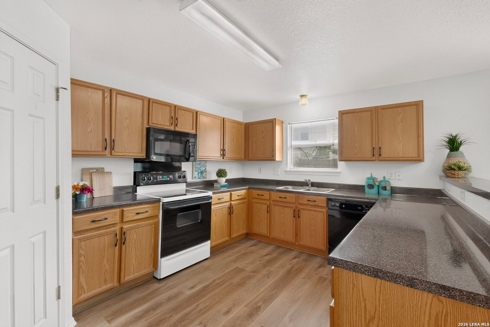 3304 Whisper Bluff, Schertz, TX 78108