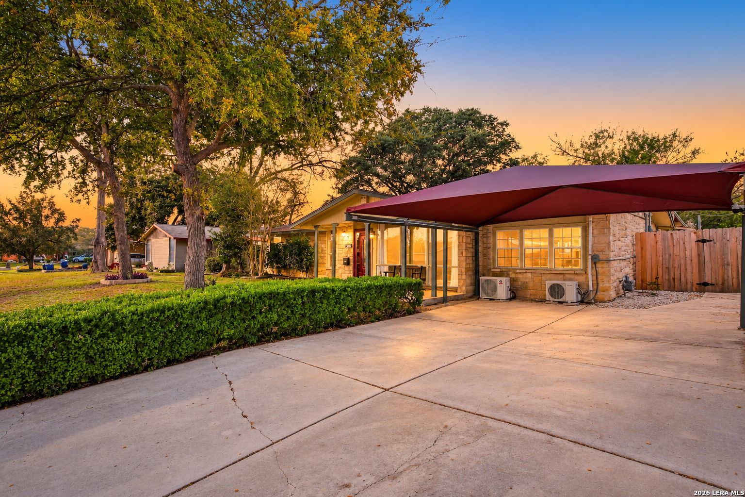 311 Waring Dr, San Antonio, TX 78216