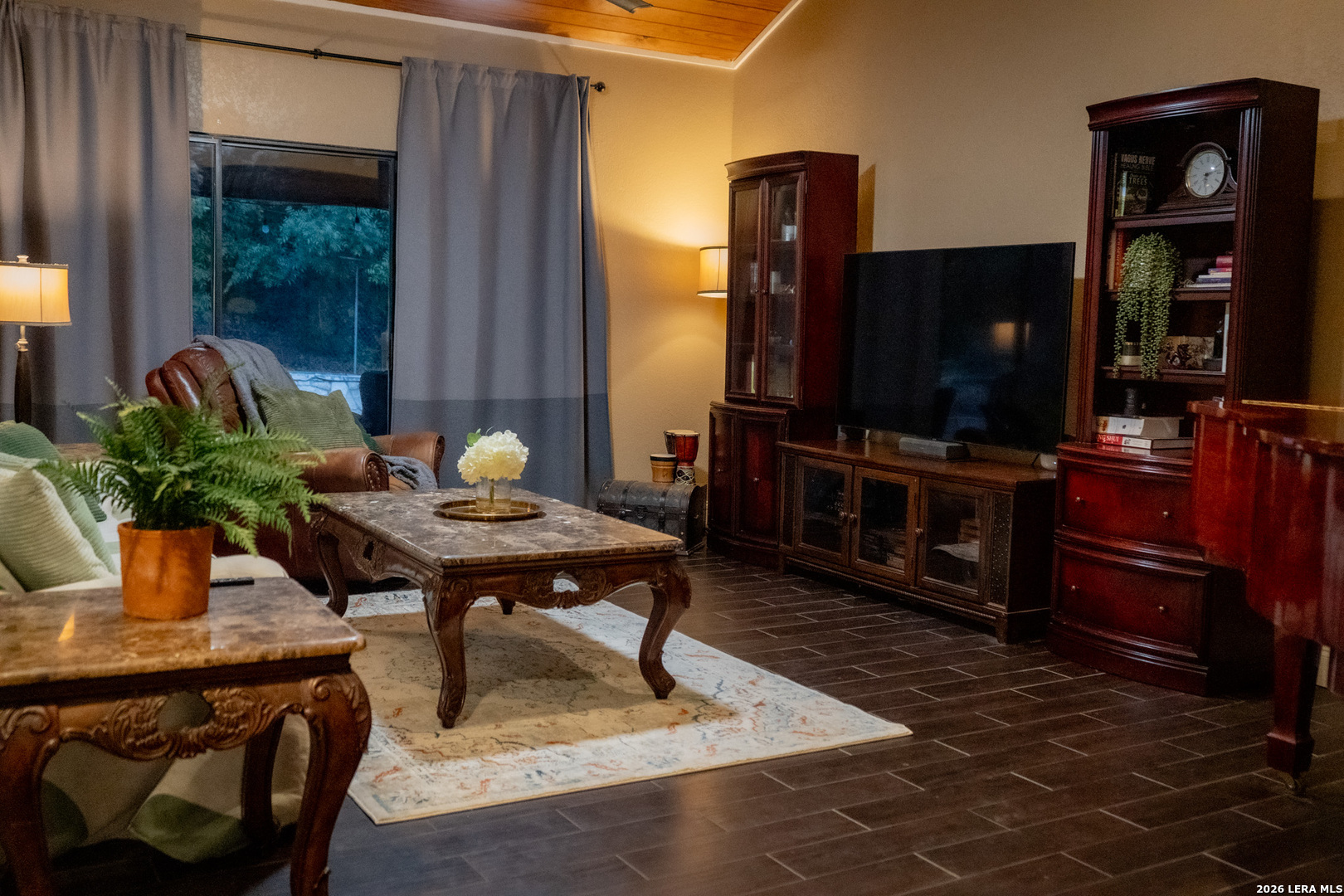1st Living Area