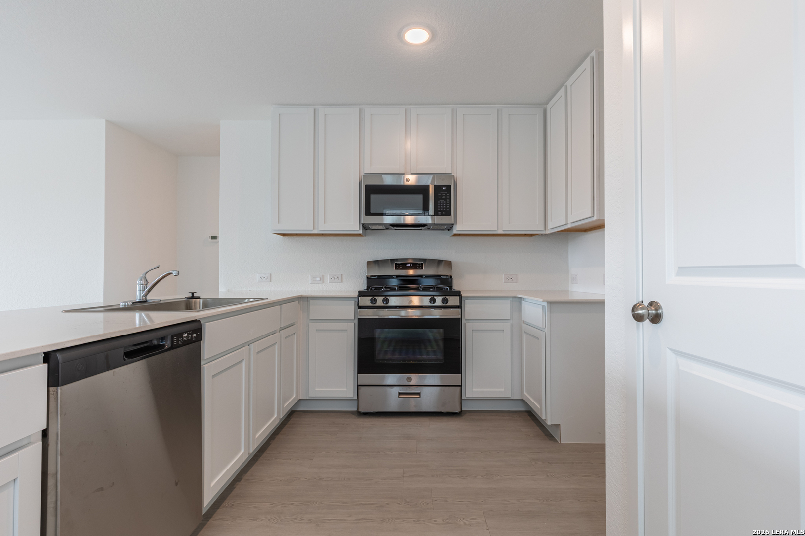 5618 WILLOW POINT BLVD, San Antonio, TX 78219