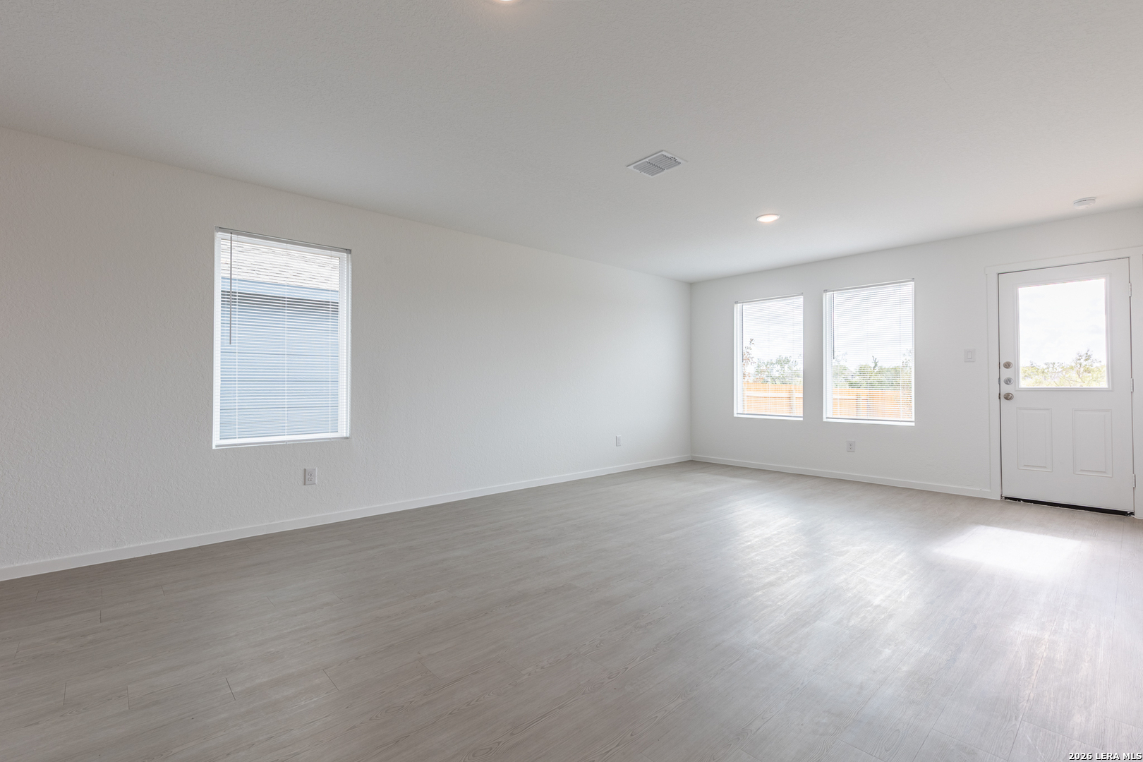5618 WILLOW POINT BLVD, San Antonio, TX 78219