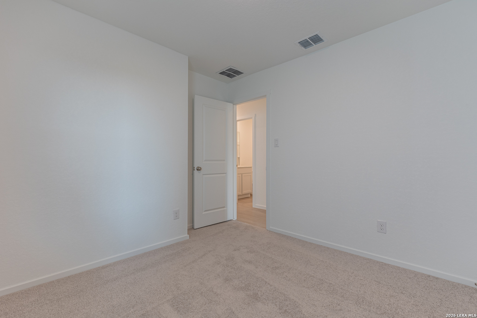 5618 WILLOW POINT BLVD, San Antonio, TX 78219