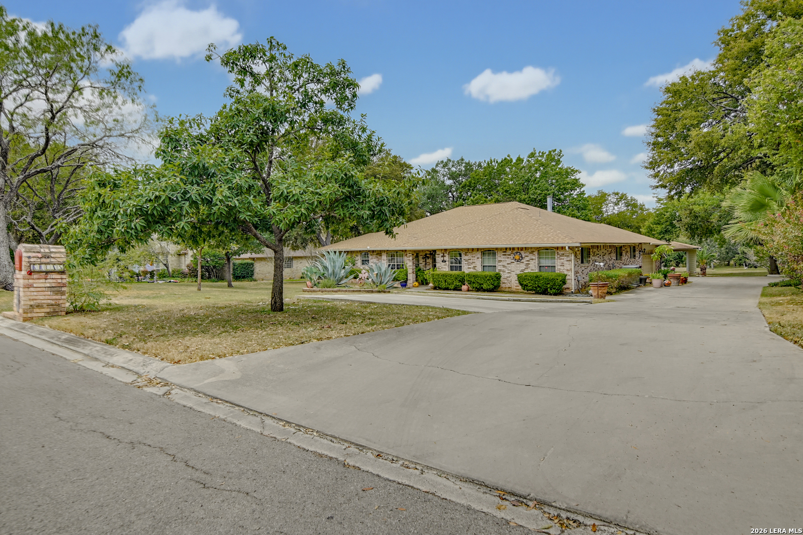 Photo 1 of Single family home for sale at 222 Montwood, Seguin, TX 78155 | MLS# 2027021 | Listing updated on 2026-10-29