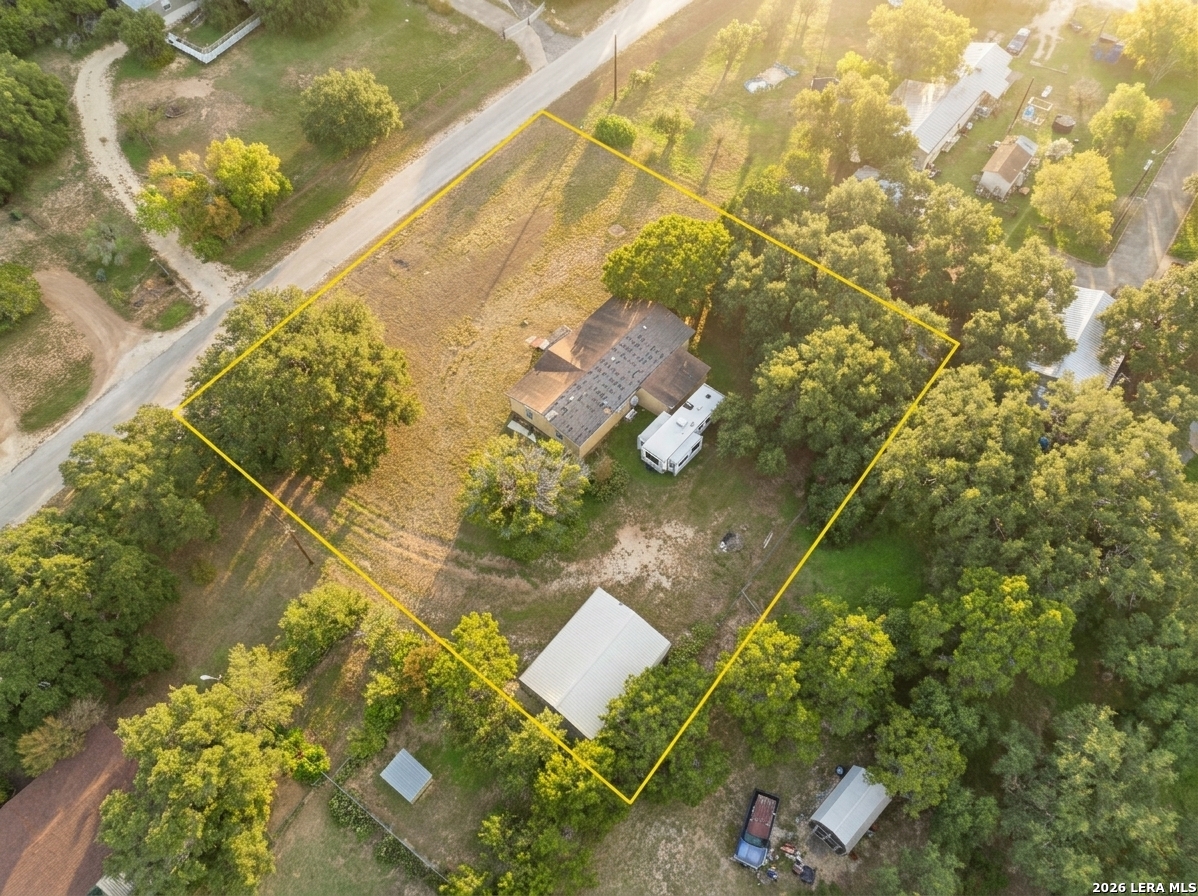 107 OAK MEADOW LN, Lakehills, TX 78063