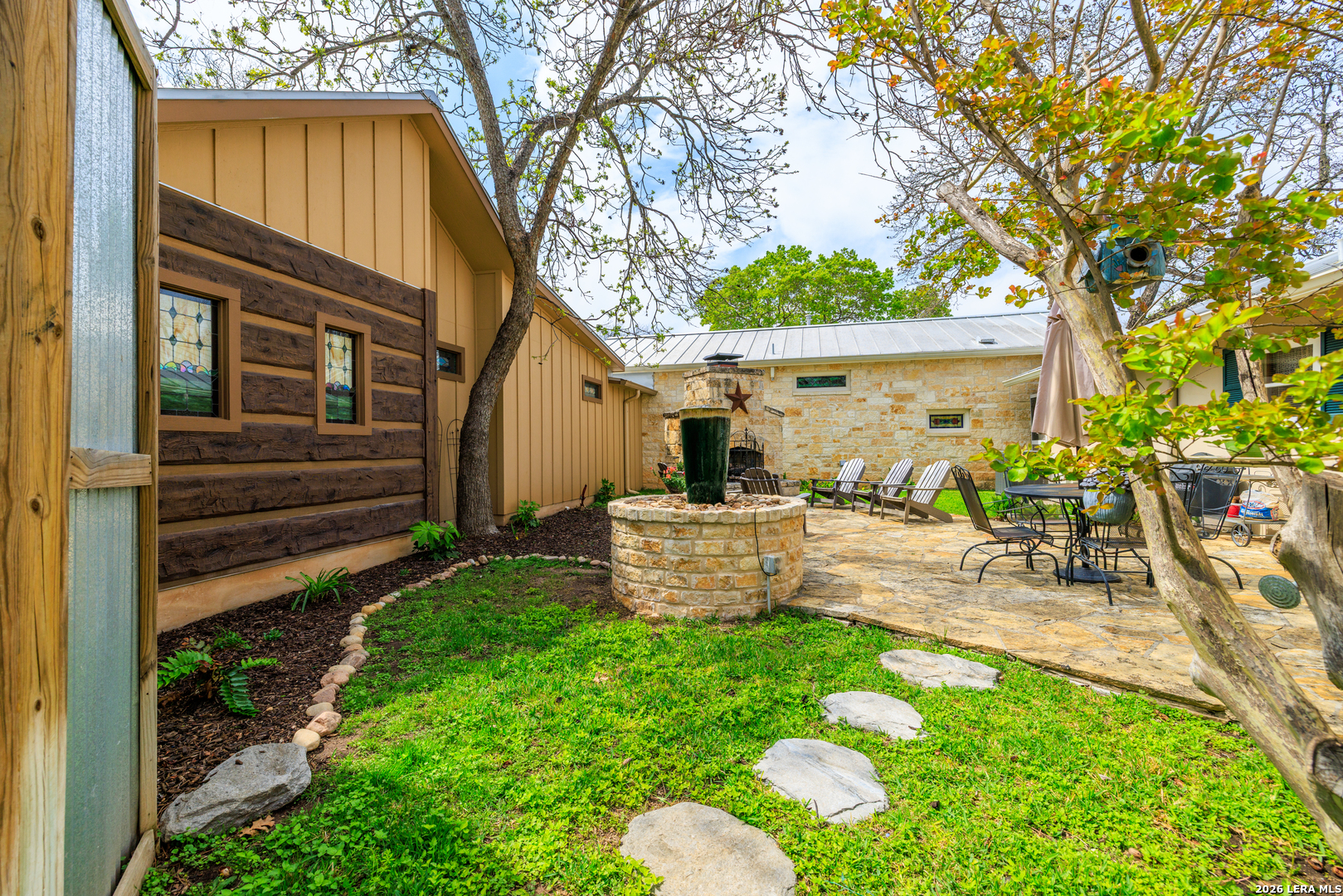 202 S BOWIE ST, Fredericksburg, TX 78624