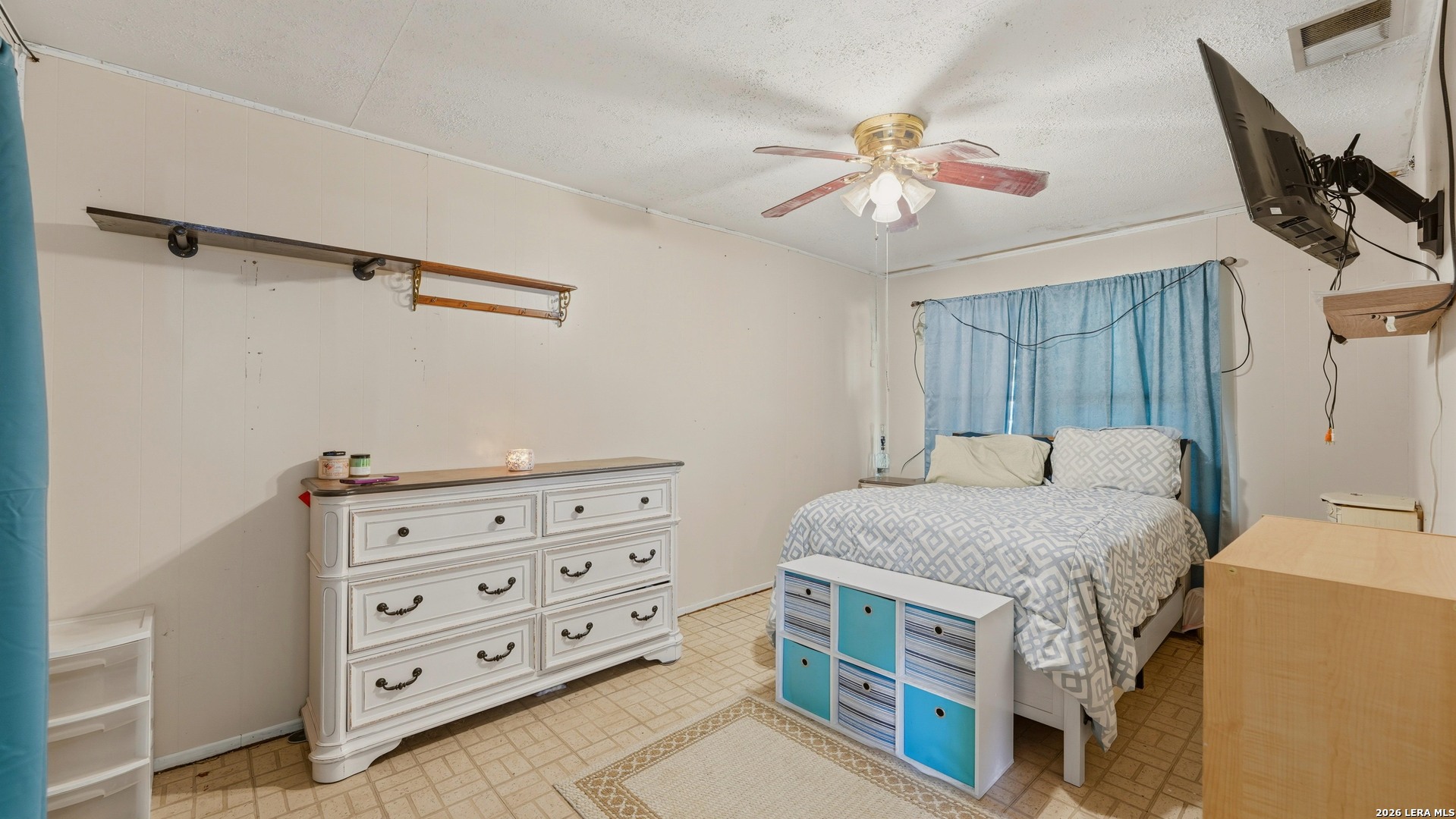 108 OAK SPRINGS DR, Canyon Lake, TX 78133