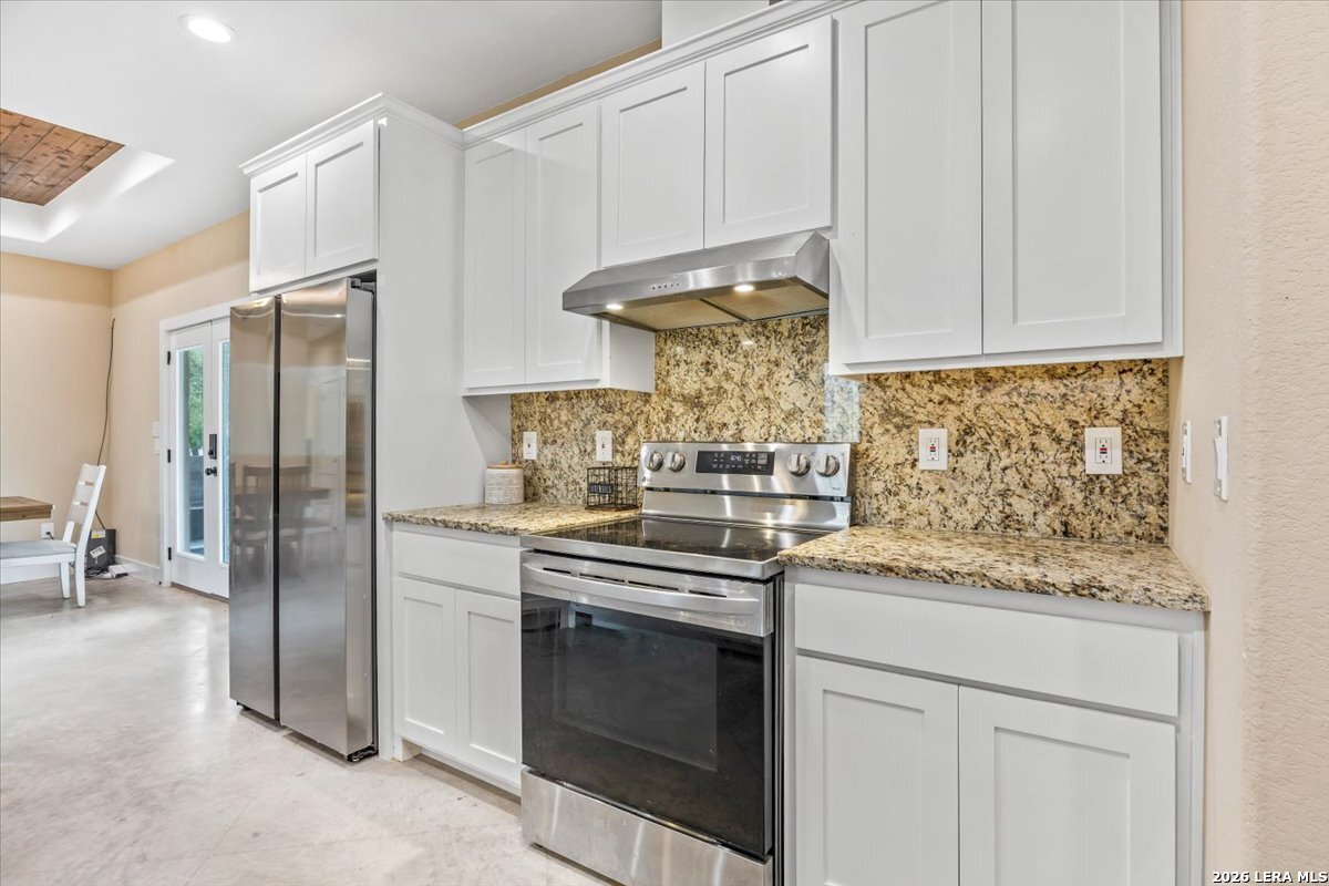 338 E CASTLEBERRY DR, TX 78654