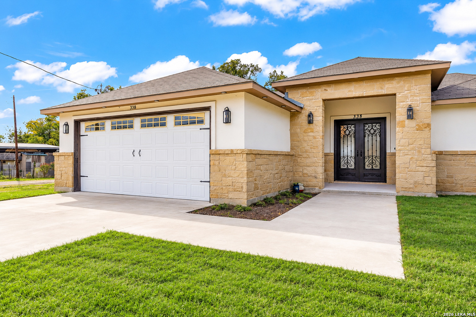 338 E CASTLEBERRY DR, TX 78654