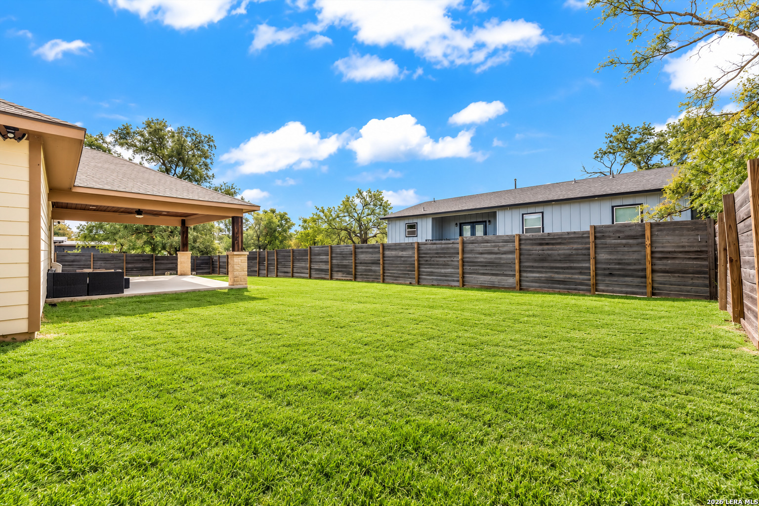 338 E CASTLEBERRY DR, TX 78654