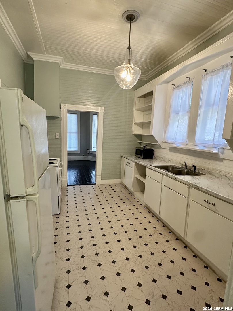 121 Daniel, San Antonio, TX 78204