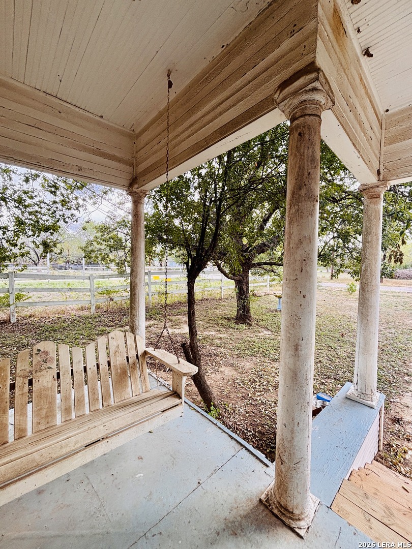 123 E 2ND ST, Elmendorf, TX 78112