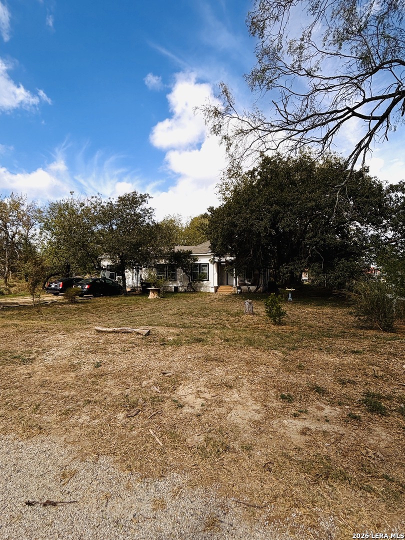 123 E 2ND ST, Elmendorf, TX 78112