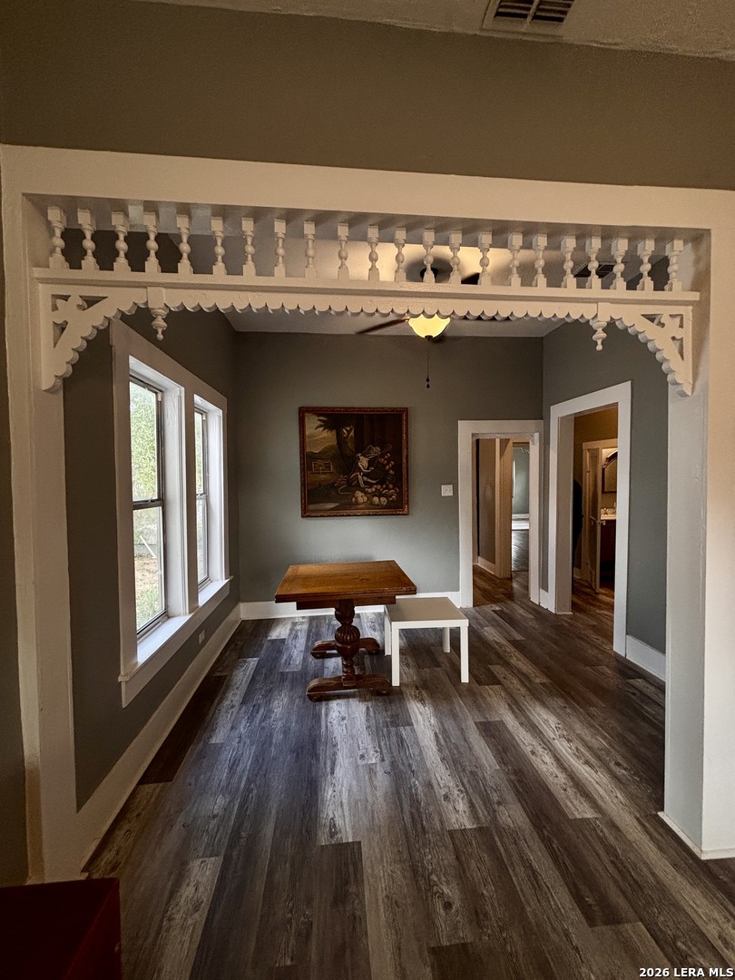 123 E 2ND ST, Elmendorf, TX 78112
