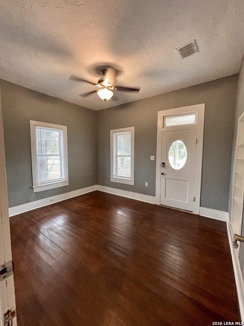 123 E 2ND ST, Elmendorf, TX 78112