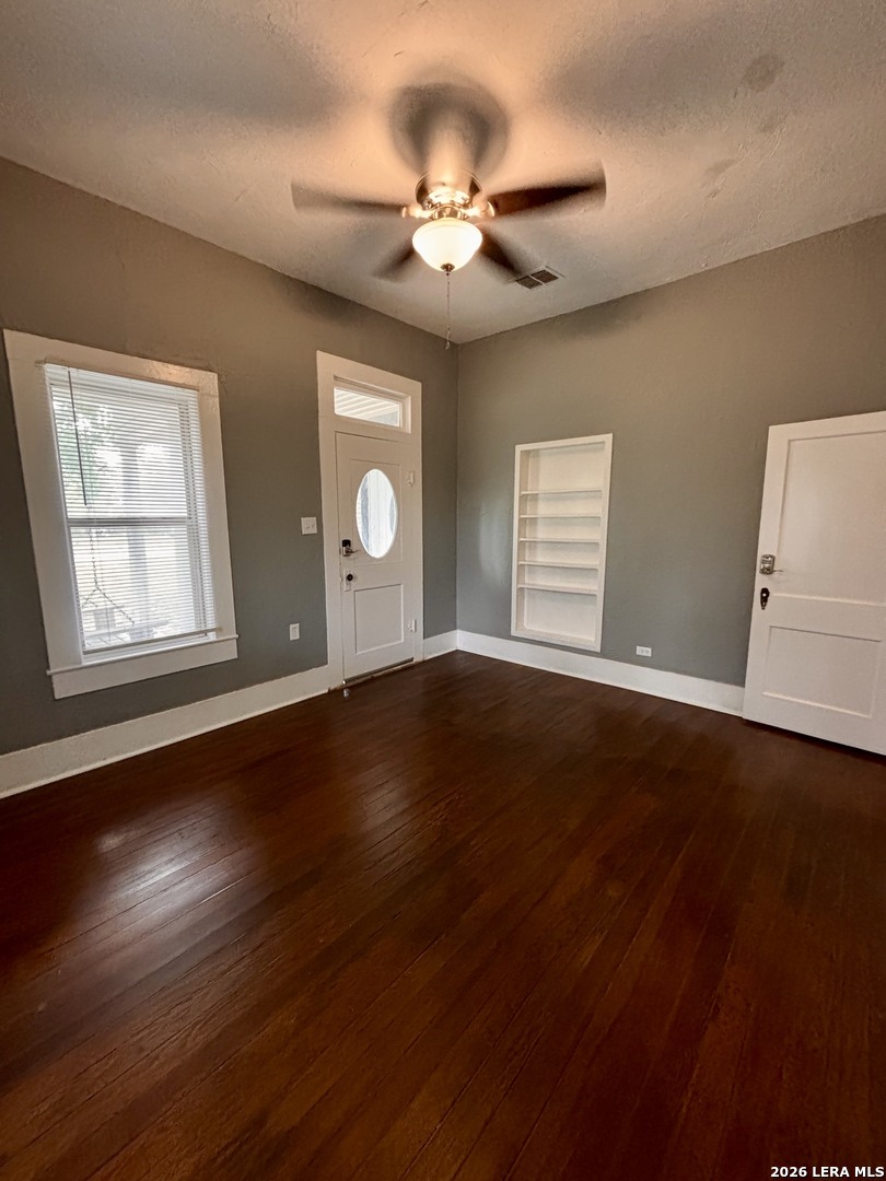 123 E 2ND ST, Elmendorf, TX 78112