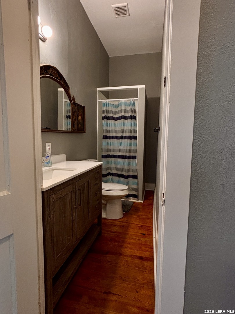 123 E 2ND ST, Elmendorf, TX 78112