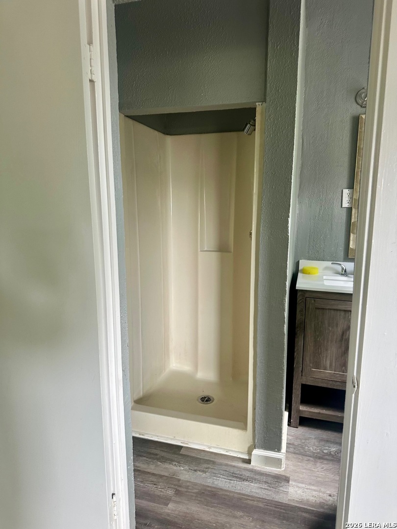 123 E 2ND ST, Elmendorf, TX 78112