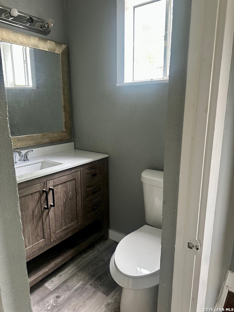 123 E 2ND ST, Elmendorf, TX 78112
