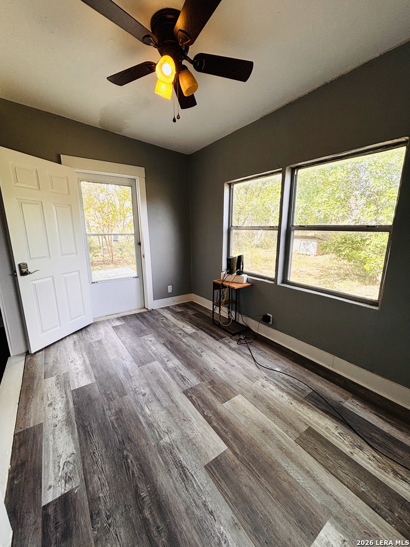 123 E 2ND ST, Elmendorf, TX 78112