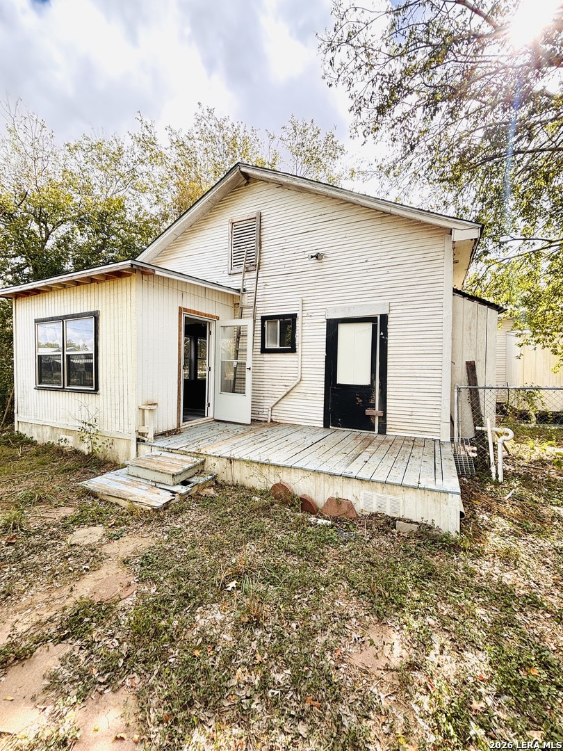123 E 2ND ST, Elmendorf, TX 78112