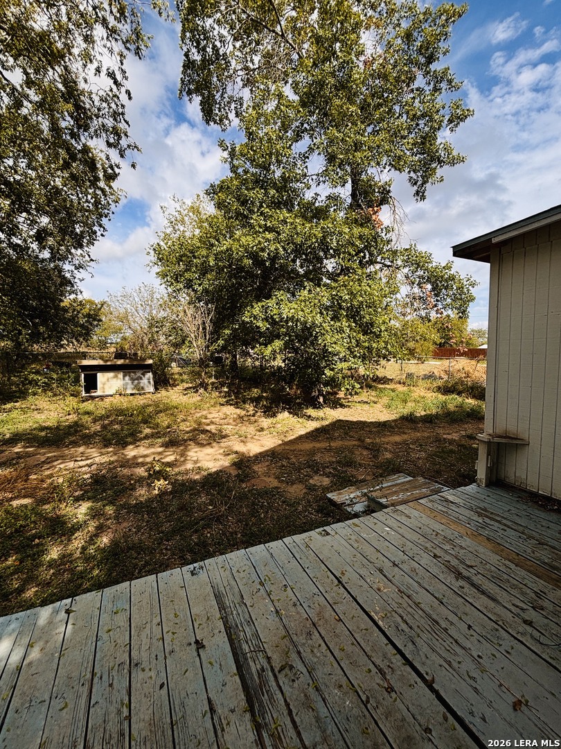 123 E 2ND ST, Elmendorf, TX 78112