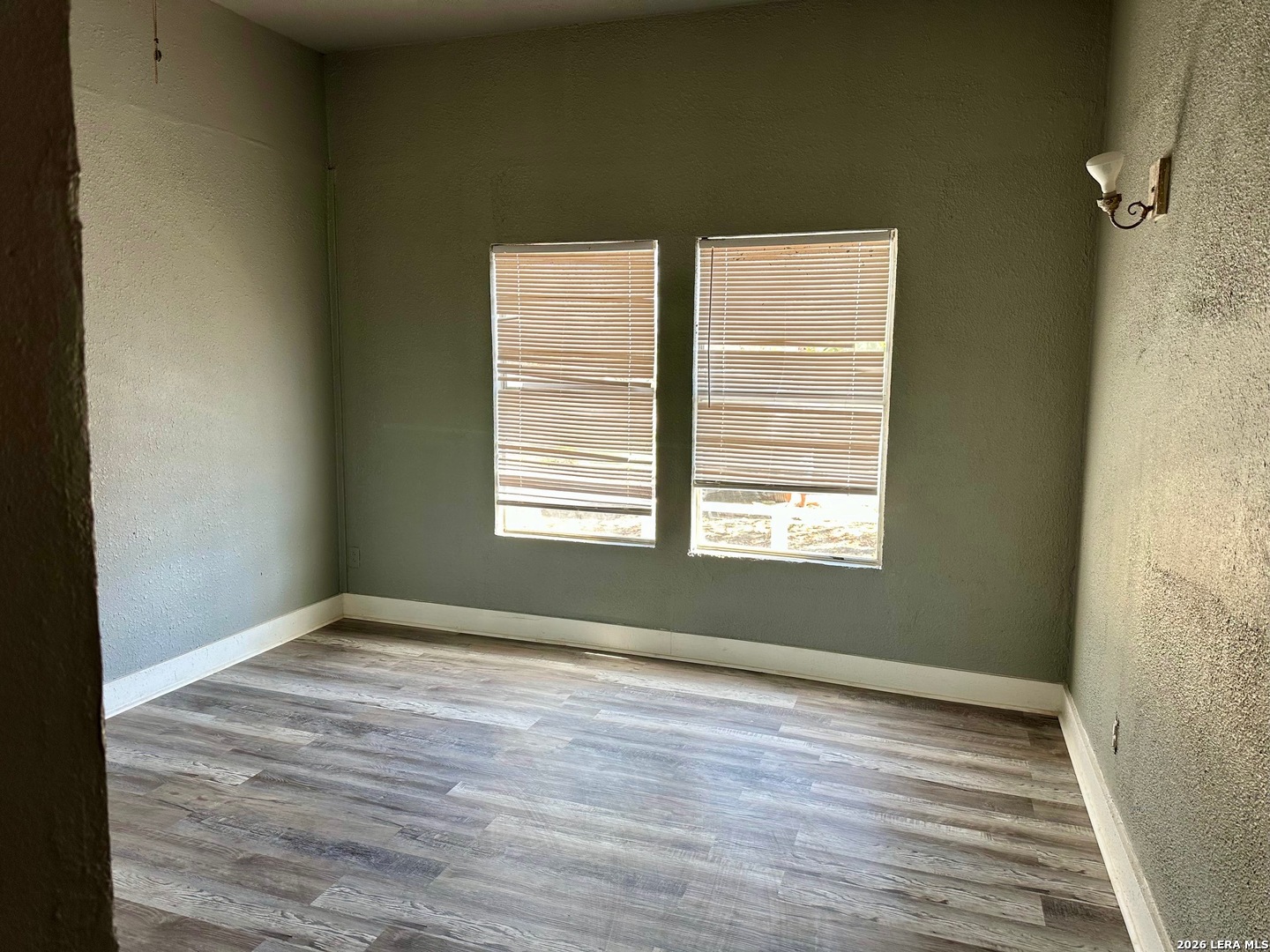 123 E 2ND ST, Elmendorf, TX 78112