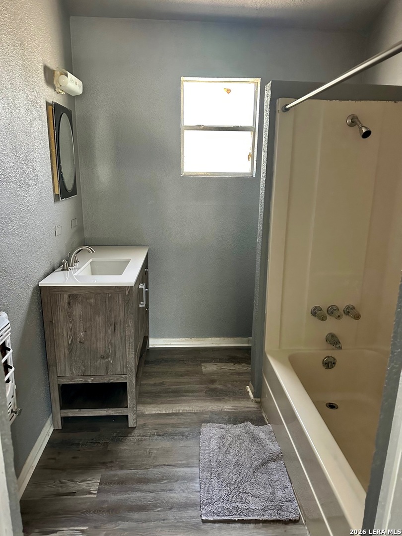 123 E 2ND ST, Elmendorf, TX 78112