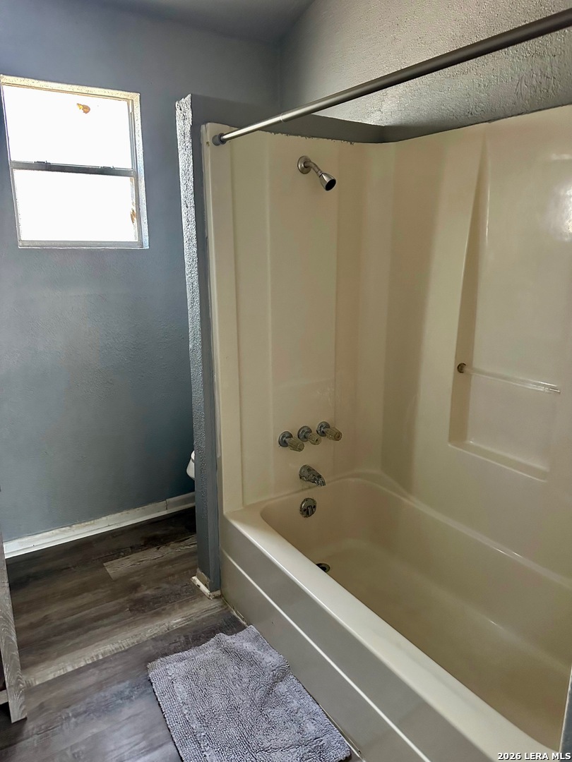 123 E 2ND ST, Elmendorf, TX 78112