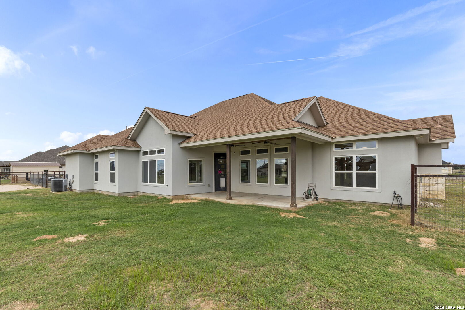 116 CLARENCE DR, Floresville, TX 78114
