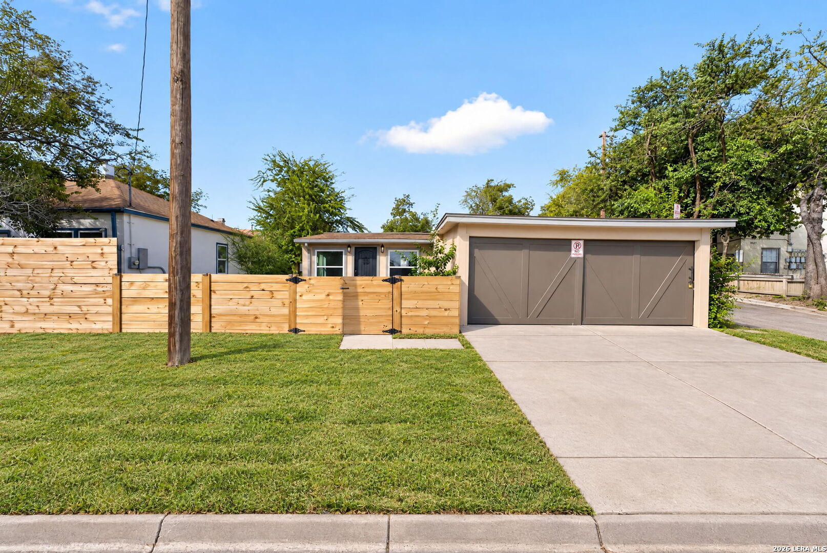 501 W AGARITA AVE, San Antonio, TX 78212