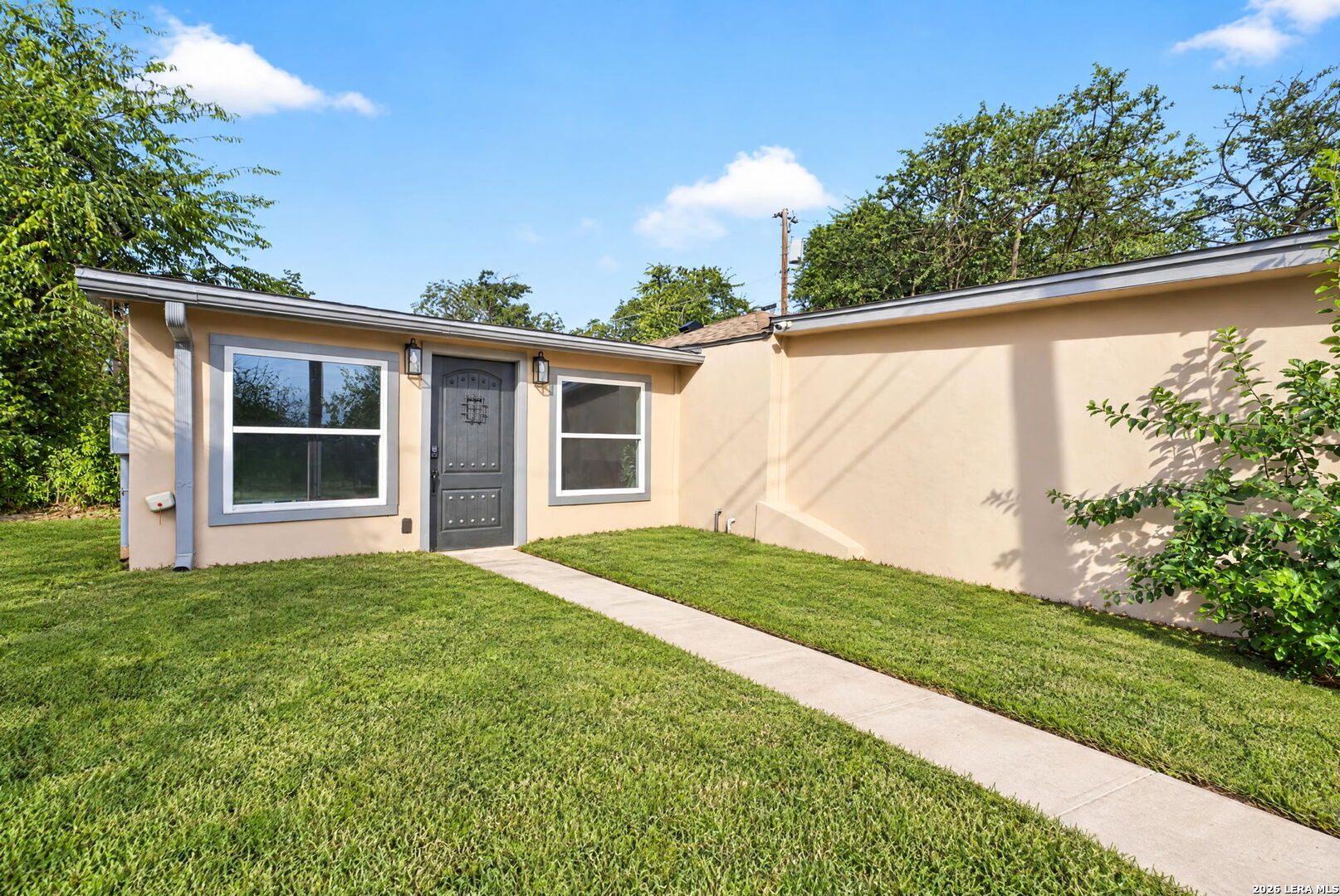501 W AGARITA AVE, San Antonio, TX 78212