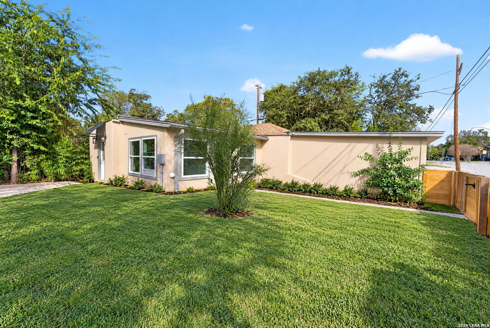 501 W AGARITA AVE, San Antonio, TX 78212