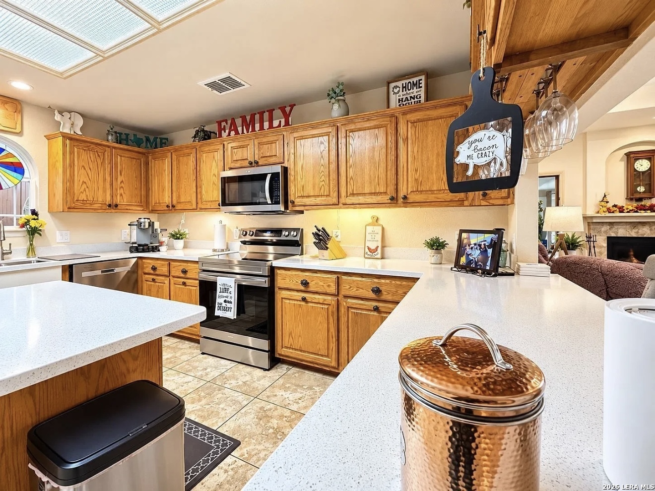15811 WHITE CAP DR, Lytle, TX 78052
