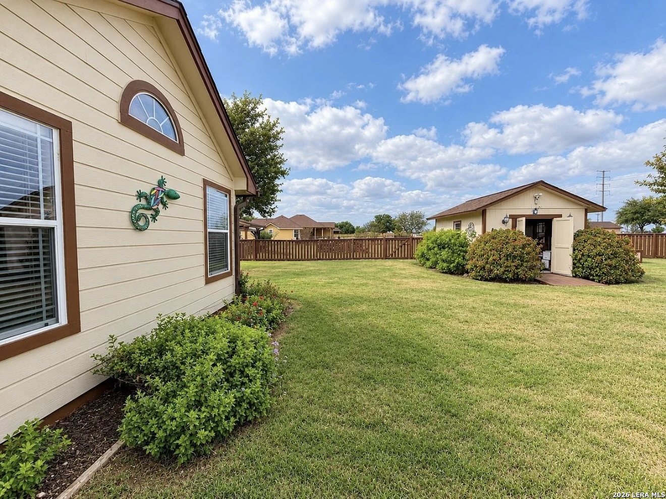 15811 WHITE CAP DR, Lytle, TX 78052