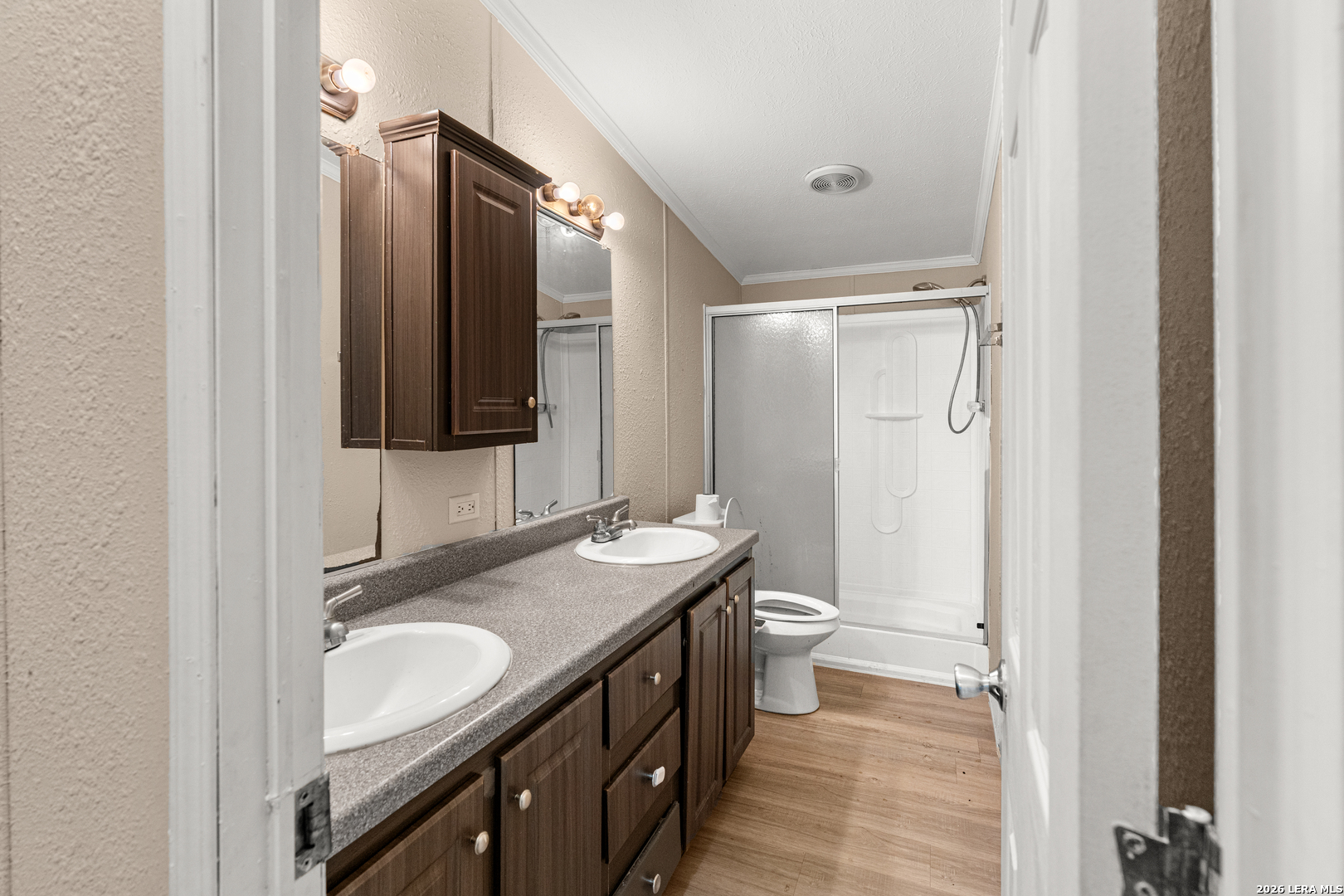 1007 County Road 773, Devine, TX 78016