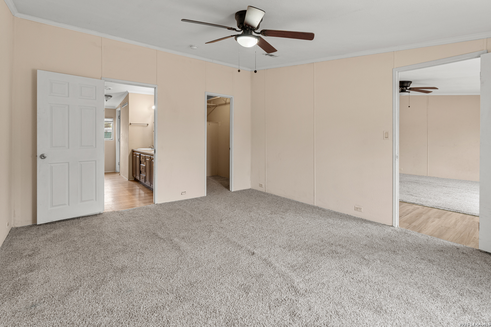 1007 County Road 773, Devine, TX 78016