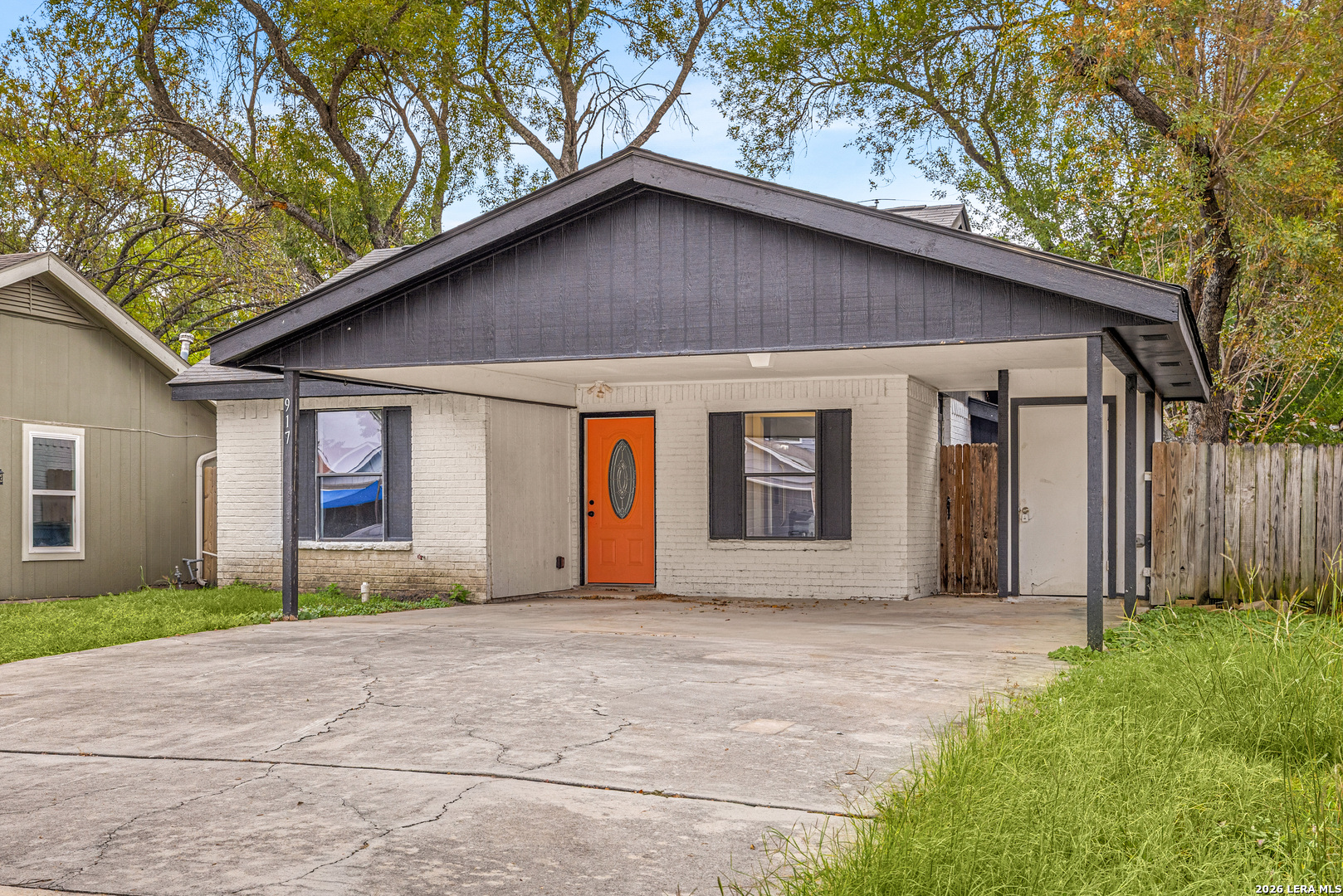 Photo 2 of Single family home for sale at 917 Sundance St, New Braunfels, TX 78130 | MLS# 2025759 | Listing updated on 2026-10-30