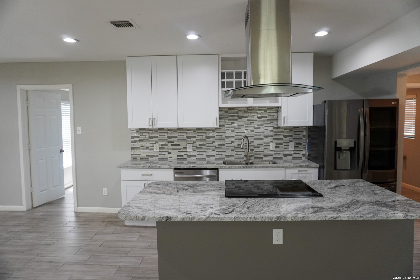 211 BEVERLY DR, San Antonio, TX 78228