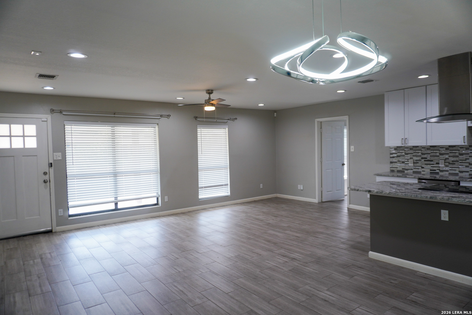 211 BEVERLY DR, San Antonio, TX 78228