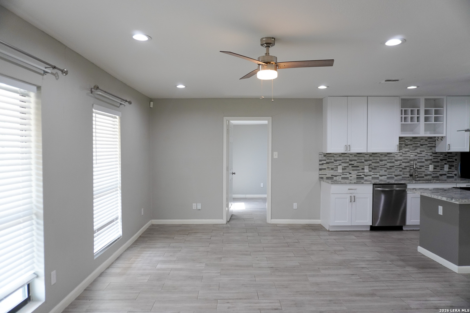 211 BEVERLY DR, San Antonio, TX 78228