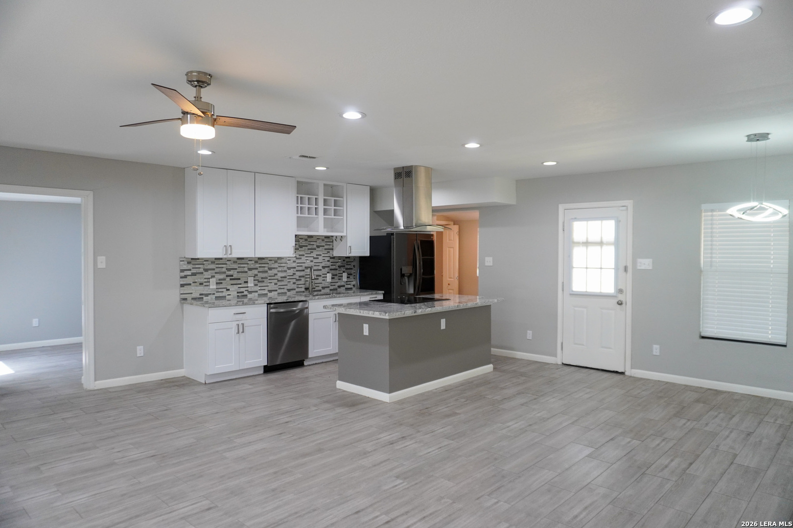 211 BEVERLY DR, San Antonio, TX 78228
