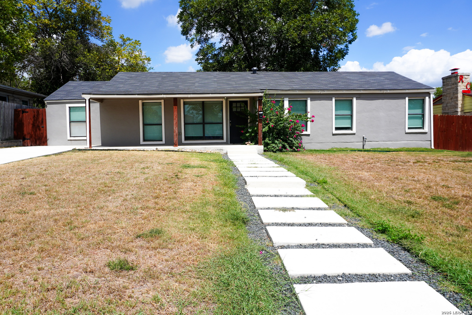 211 BEVERLY DR, San Antonio, TX 78228