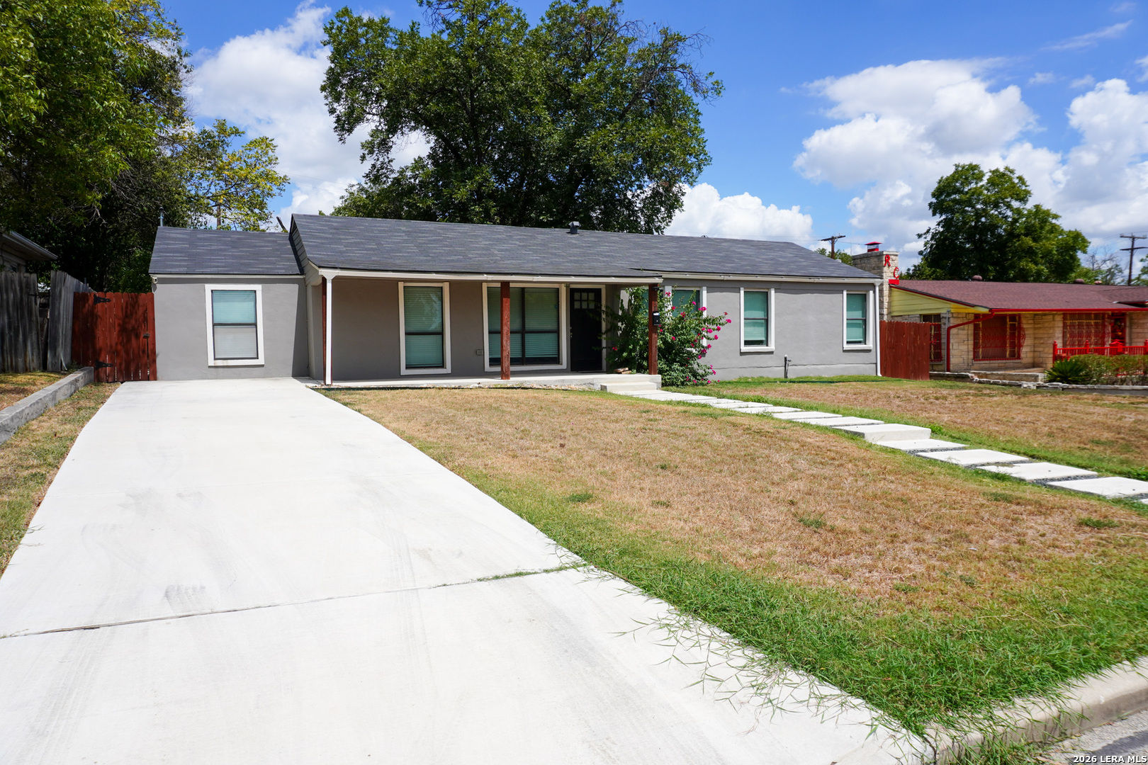 211 BEVERLY DR, San Antonio, TX 78228