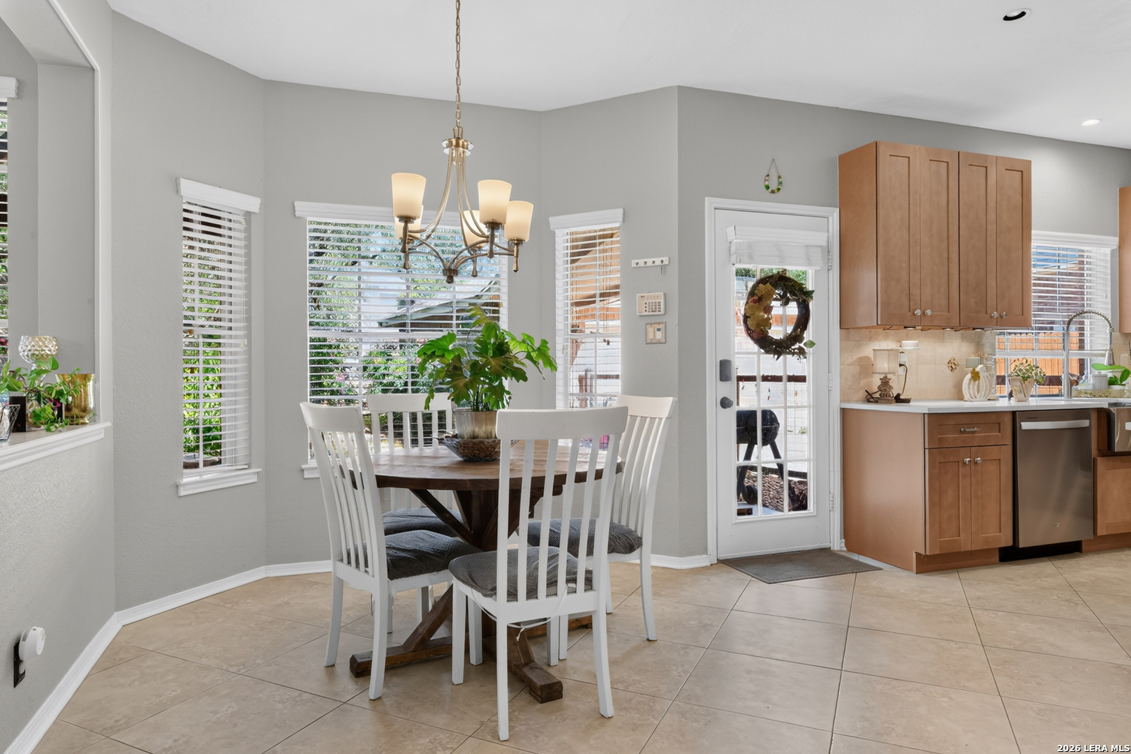 Eat-In Kitchen