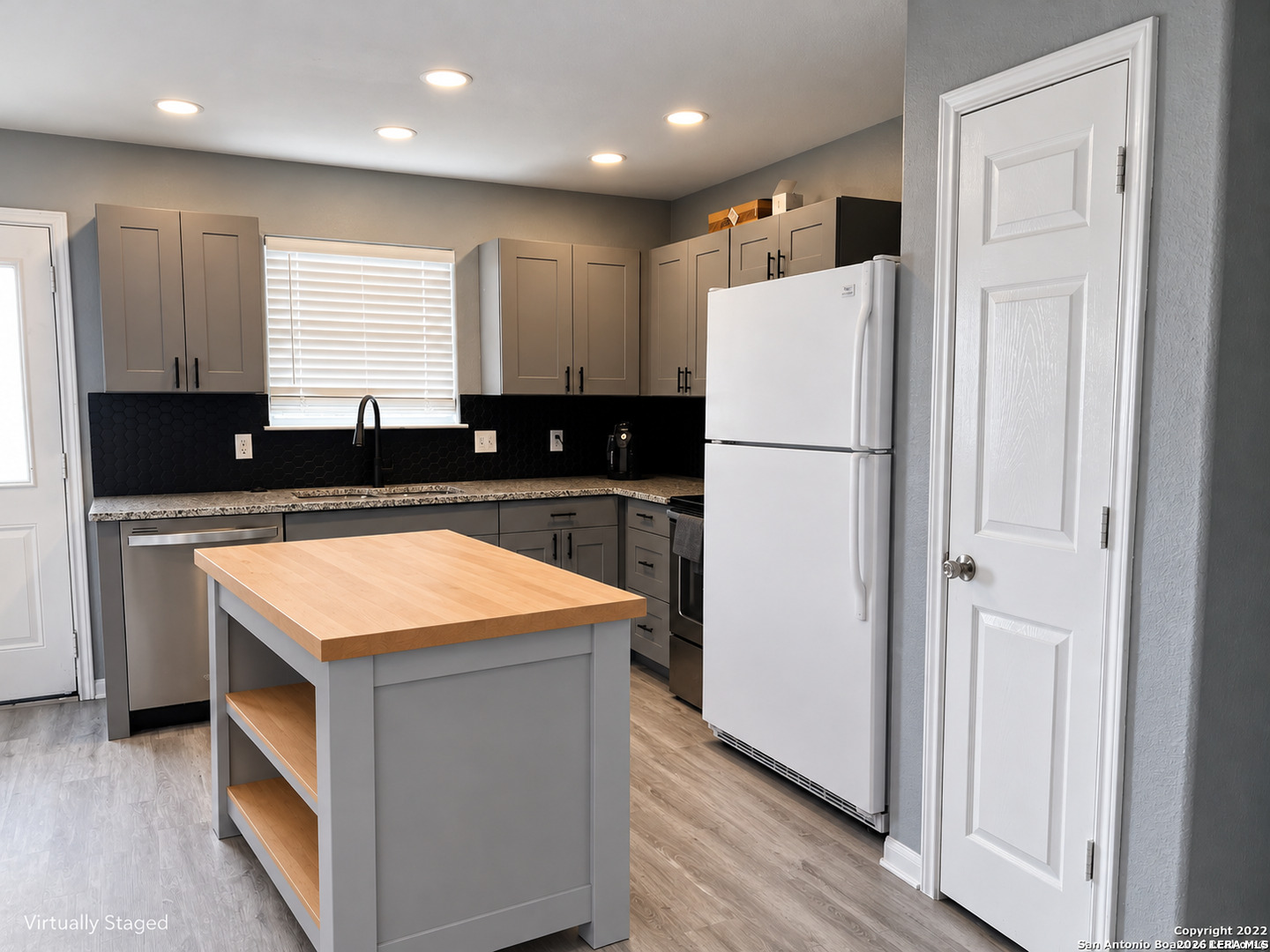 5923 FOX CYN, San Antonio, TX 78252